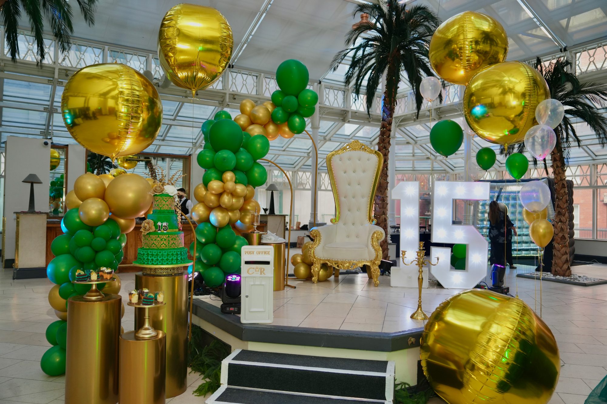 The Stage, Set in Gold